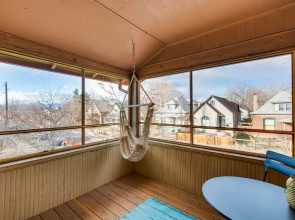 The Sunshine Suite in the Heart of Baker