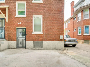 Pet-friendly Cincinnati Apt: 5 Mi to Downtown!