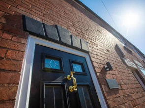 Beautifully renovated Victorian townhouse 5 mins walk from Warwick