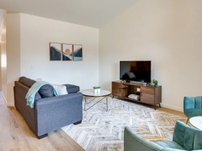 Sleek Montrose Home w/ Patio & Yard < 2 Mi to Town