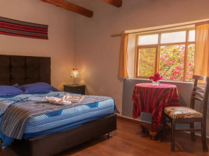 Valle verde, Hostel & camping