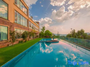 Yulan Dongshan, Tengchong | Mid-hill View | Authentic Hot Spring Luxury Villa Resort