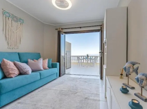 Cosy Seaview Apartment