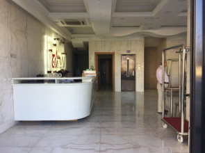 Raj Hotel