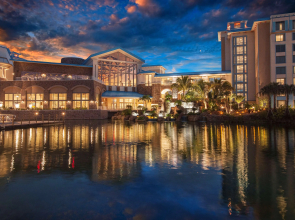 Universal's Loews Sapphire Falls Resort