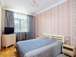 Апартаменты двухкомнатные на проспекте Независимости 44