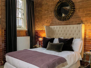 Betts Private room at Bicester Heritage