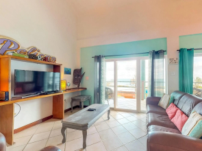 Suite E302 @ Mara Laguna