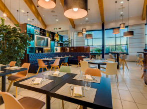 Отель Holiday Inn Bologna Fiera