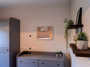 Cosy 2 Bed Home Chesterfield (Adults Only)