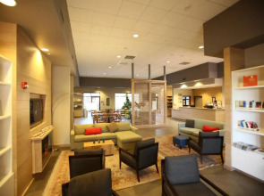 GreenTree Inn & Suites Phoenix Sky Harbor