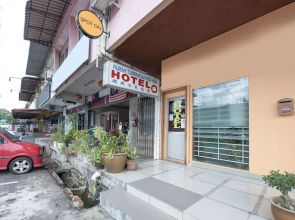 Spot On 90305 Hen Hen Hotel