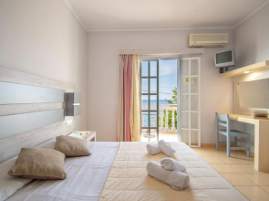 Agoulos Beach Hotel