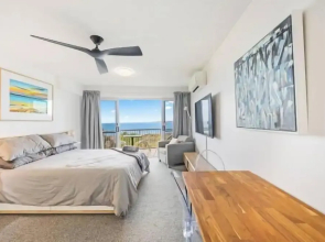 Wake to the Waves - Oceanfront Apartment