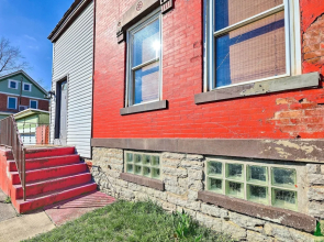 Cincinnati Vacation Rental: 6 Mi to Downtown!
