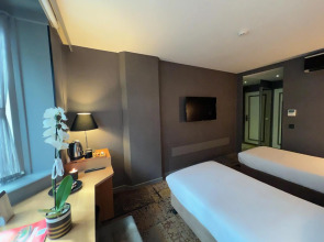 Отель All Seasons