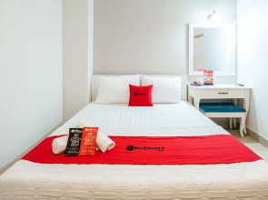 RedDoorz Near Tan Dinh Market 3