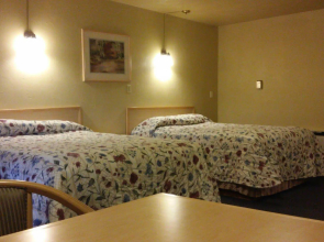 Budget Host Longhorn Motel