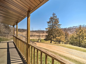 Rustic Iowa Cabin: 10 Mi to Maquoketa Caves