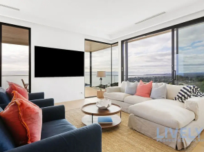 Bayview Luxe Entertainer Pool World Class View