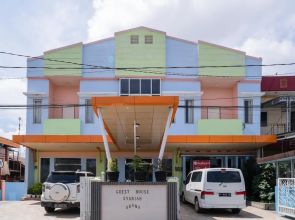 RedDoorz Syariah near Taman Siring 2