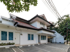 RedDoorz Plus @ Tendean