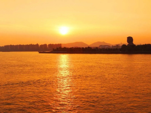 Rose Selection Hotel (Changsha Wuyi Square IFS International Golden Center Branch)