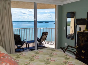 Lover Key Resort Suite 10 - Majestic Bay Views, Fort Myers Beach