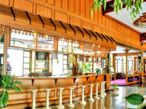 Royal Twins Palace Hotel