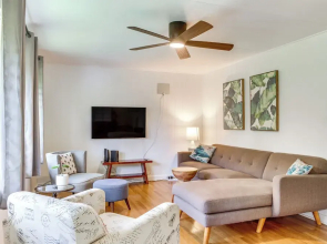 Charming Historic Hilo House Minutes to Beach!