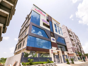OYO 48327 Hotel Royal Mahalakshmi Inn