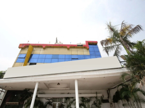 Gulshah Hotel by OYO