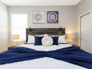 Stunning 6 Bd w/ Pool Close to Disney @ Solterra Resort 7211