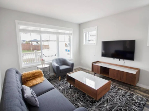 Gorgeous 4 Bedroom Townhouse in South Winnipeg