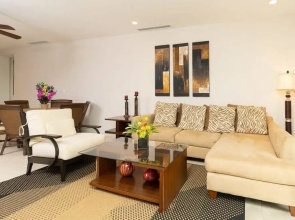 3-Bedroom, 2-Bath Condo Overlooking Pool