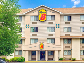 Super 8 by Wyndham Stamford/New York City Area