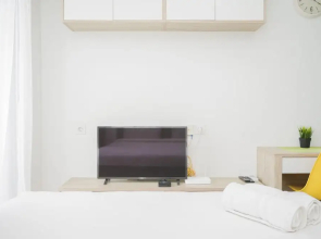 Comfort and Minimalist Studio Apartment at Springwood Residence