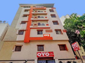 Oyo 93286 Hotel Sri Tulasi