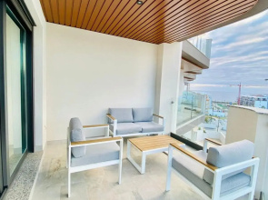 Nuevo y Moderno apartamento con piscina