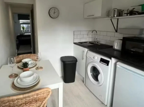 Host Stay Eign Street Dwelling