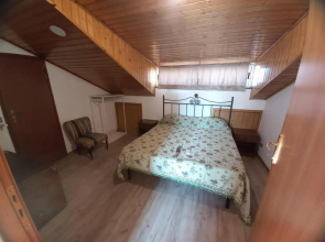 Bb Cesaro Mariolo House