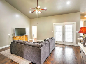 Elegant Smithfield Home w/ Views - 6 Mi to Usu!