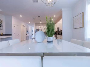 Luxury 6BR Villa w Pool Jacuzzi Fun in Orlando