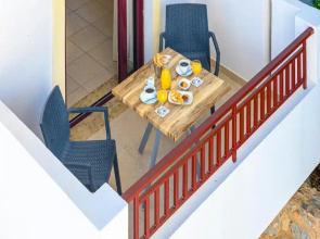 Laza Beach Inn