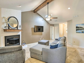 Granbury Home w/ Lake Granbury Access + Dock!