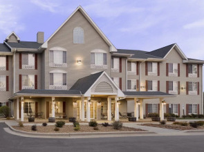 Country Inn & Suites By Carlson, West Bend, WI