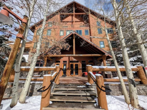 Arapahoe Lodge 8114