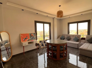 Travelholic Auc Residence