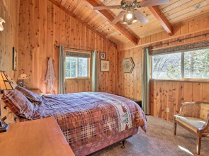 Delightful Family Cabin: Walk to Lake Gregory!