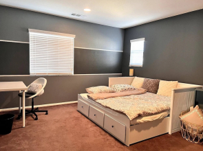 Cheerful 4 Bedroom Entire House Lots Of Open Space